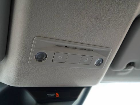 Used 2025 Nissan Kicks SV FWD image 11
