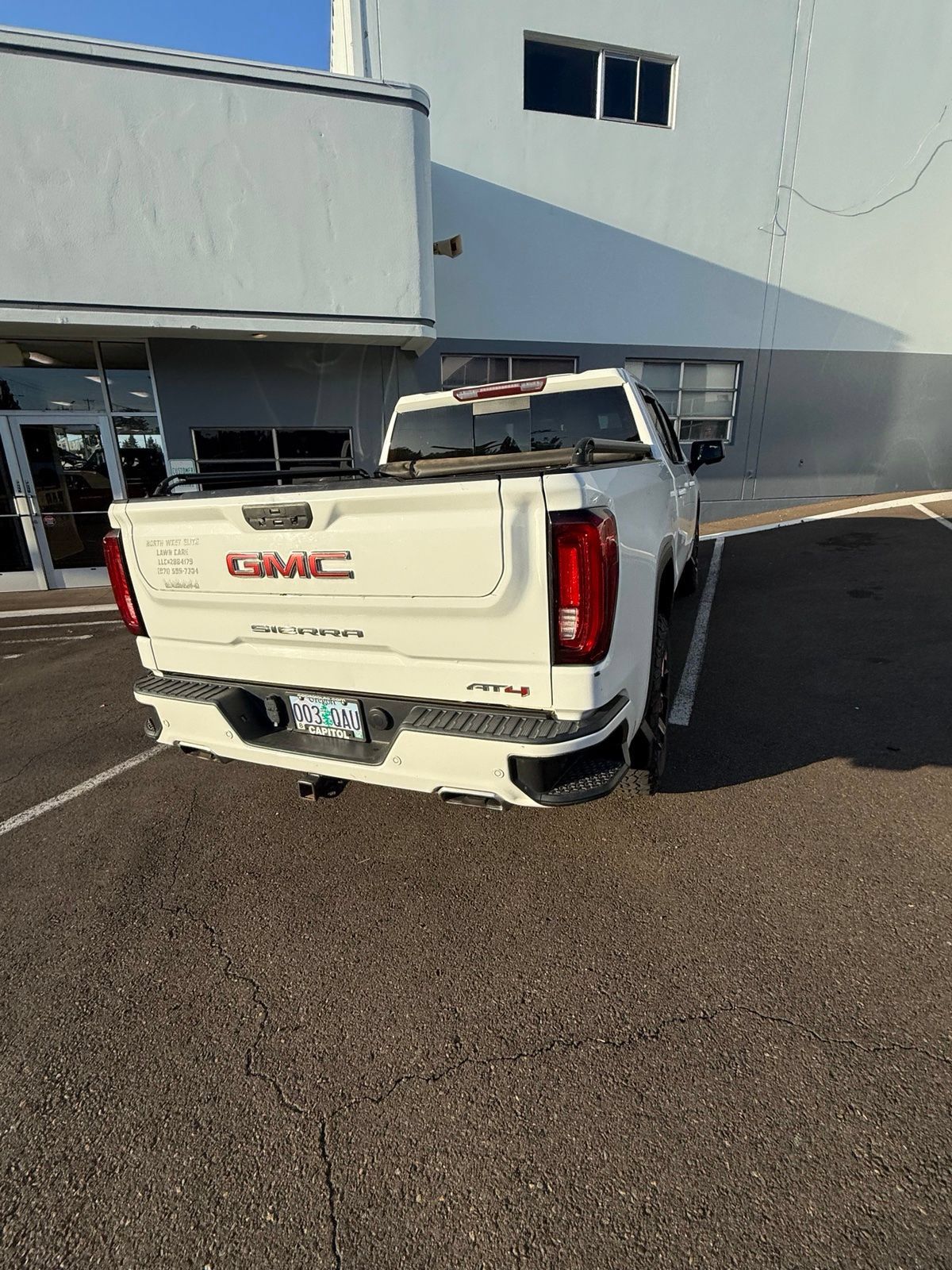 Used 2021 GMC Sierra 1500 AT4 w/ AT4 Value Package AWD/4WD image 7