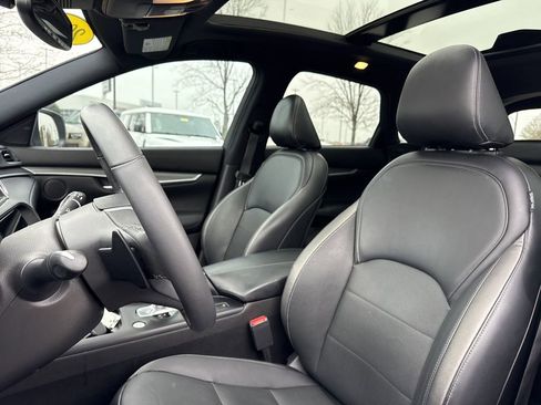 Used 2022 INFINITI QX50 Luxe w/ Appearance Package image 12