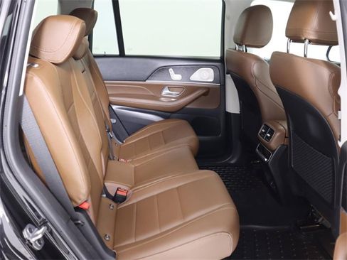 Used 2024 Mercedes-Benz GLS 450 4MATIC image 14