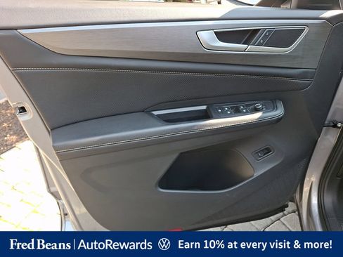 Certified 2024 Volkswagen Atlas Cross Sport SE AWD/4WD image 19