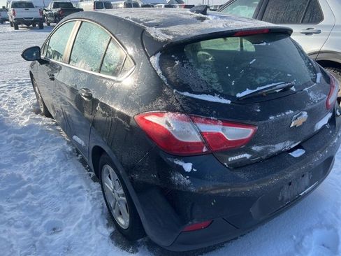 Used 2017 Chevrolet Cruze LT w/ Convenience Package image 4