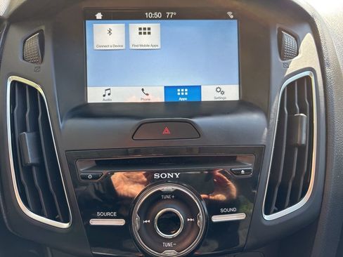 Used 2017 Ford Focus SEL image 14