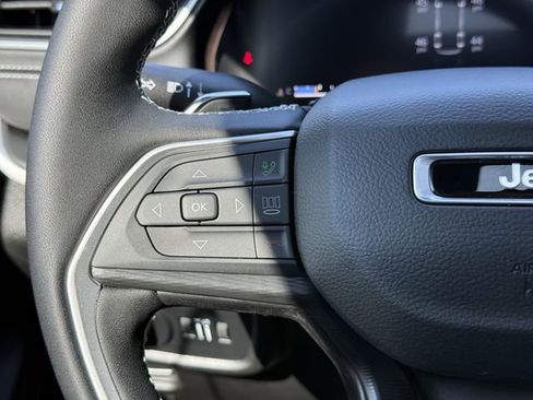 New 2025 Jeep Grand Cherokee L Altitude RWD image 23