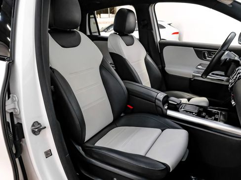 Used 2021 Mercedes-Benz GLA 250 4MATIC image 25