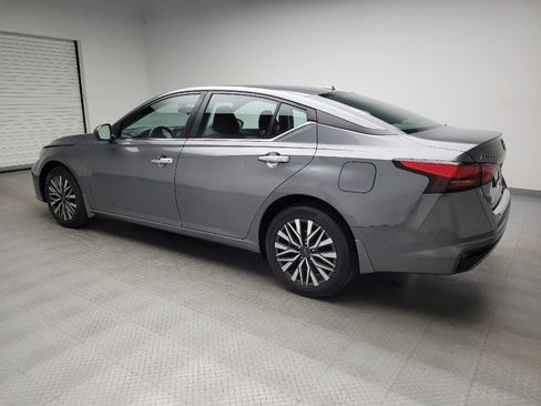 Used 2023 Nissan Altima 2.5 SV AWD/4WD image 3