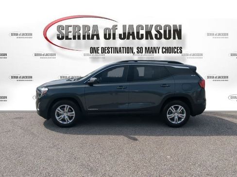 Used 2020 GMC Terrain SLE w/ Driver Convenience Package FWD image 5