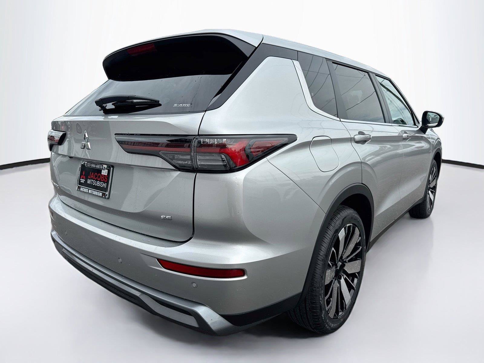 New 2026 Mitsubishi Outlander SE AWD/4WD image 5