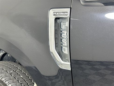 Used 2019 Ford F250 Platinum w/ FX4 Off-Road Package image 28