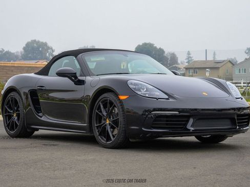 Used 2025 Porsche 718 Boxster image 16