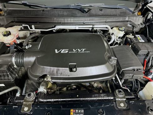 Used 2017 Chevrolet Colorado LT w/ Luxury Package, Chrome image 30