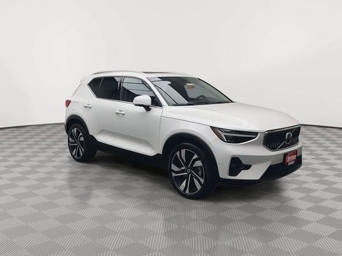Used 2023 Volvo XC40 B5 Ultimate w/ Protection Package Premier AWD/4WD image 34