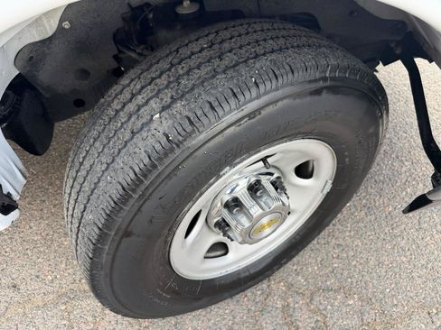 Used 2025 Chevrolet Express 3500 LT w/ LT Preferred Equipment Group RWD image 27