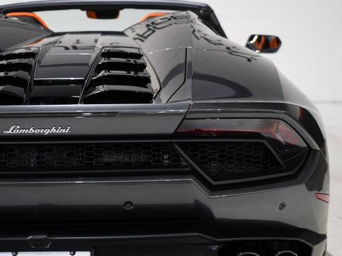 Used 2018 Lamborghini Huracan LP 580-2 image 31