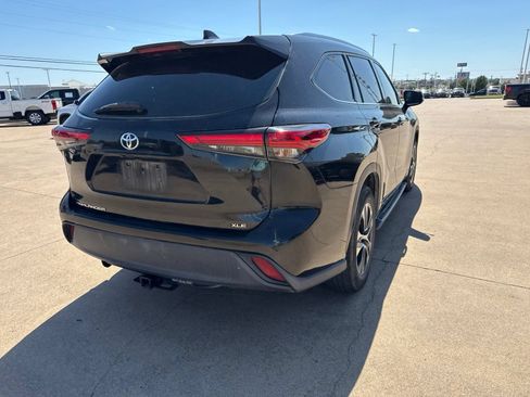 Used 2020 Toyota Highlander XLE FWD image 7