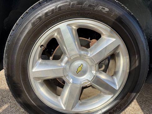 Used 2011 Chevrolet Suburban LT w/ Texas Edition RWD image 25