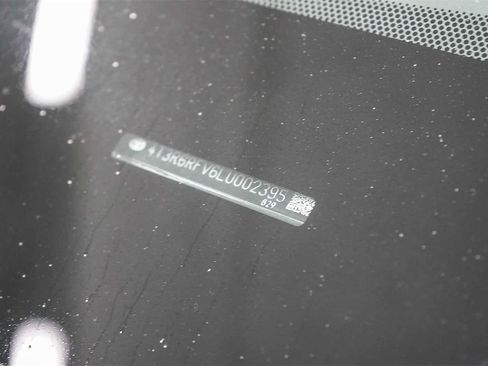 Used 2020 Toyota RAV4 XLE image 29