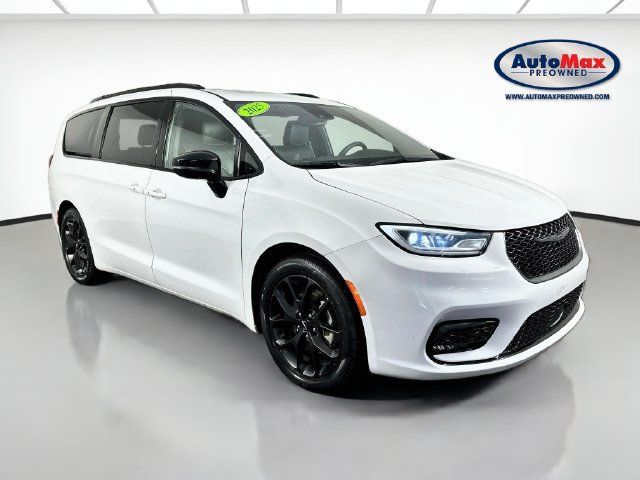 Used 2025 Chrysler Pacifica Limited FWD image 1