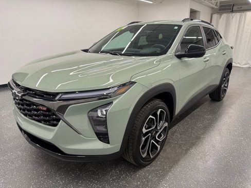 Used 2024 Chevrolet Trax RS w/ Driver Confidence Package image 4