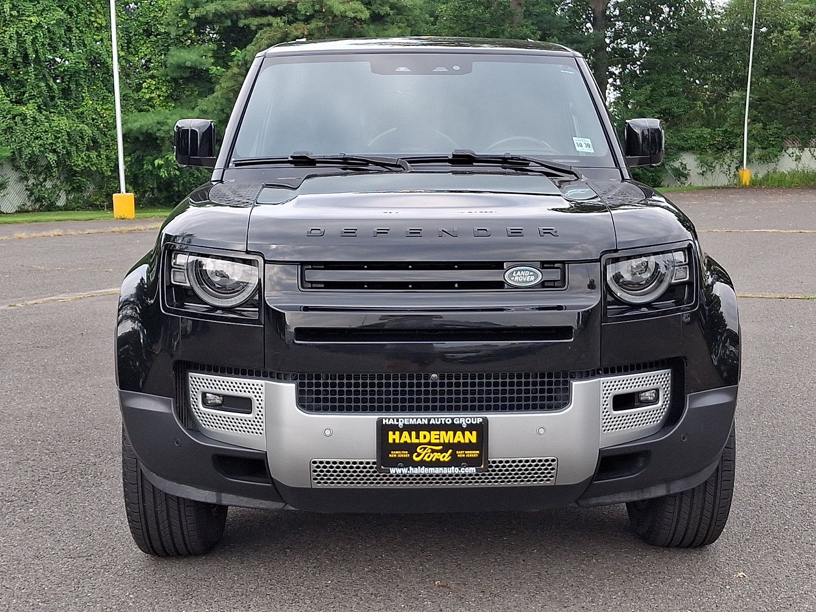 Used 2025 Land Rover Defender 110 S AWD/4WD image 2