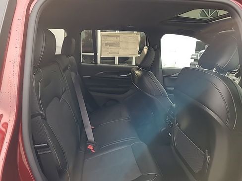 New 2025 Jeep Grand Cherokee Altitude AWD/4WD image 30