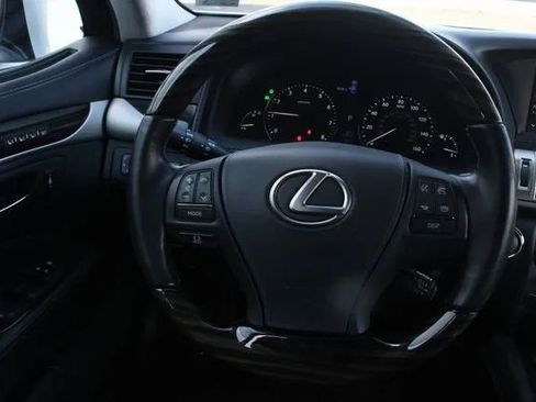 Used 2016 Lexus LS 460 AWD image 20