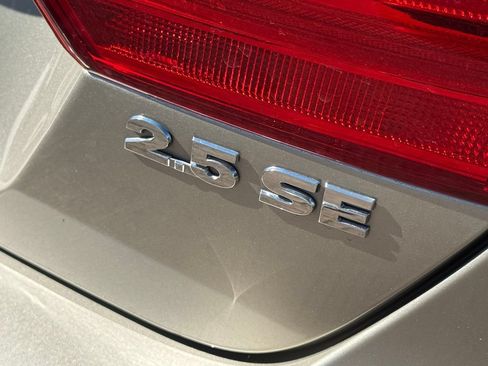 Used 2012 Volkswagen Jetta SE FWD image 6