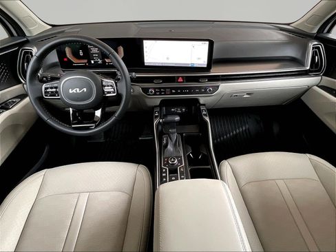Used 2025 Kia Sorento S AWD/4WD image 7