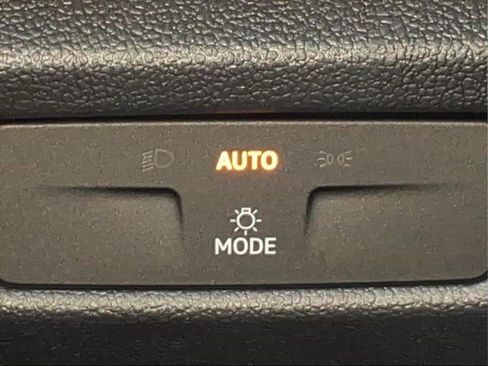 New 2026 Volkswagen Tiguan SE image 21