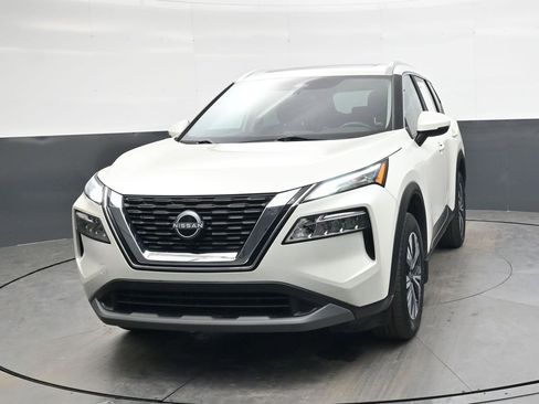 Used 2023 Nissan Rogue SV w/ SV Premium Package image 9