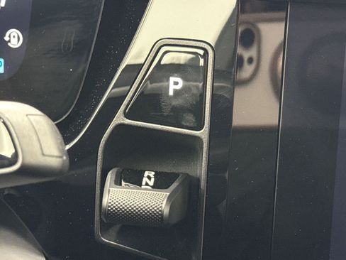 Used 2025 Porsche Macan Electric image 17