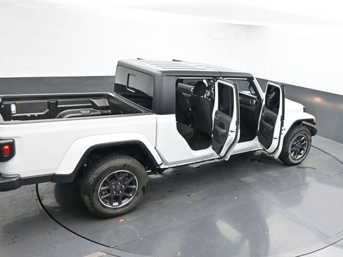 Used 2023 Jeep Gladiator Overland image 65