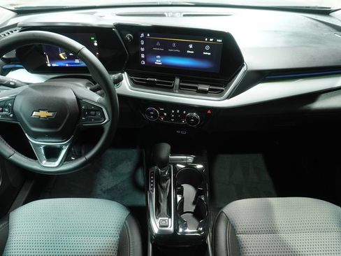 Used 2025 Chevrolet Trax LT w/ Driver Confidence Package FWD image 16