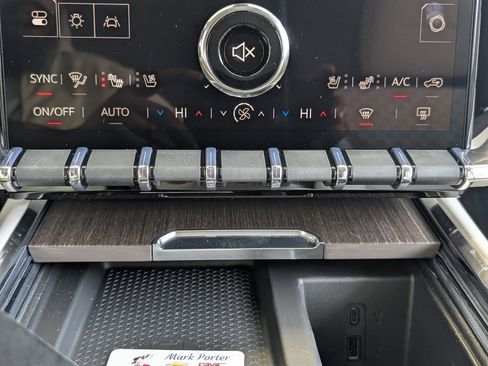 New 2026 GMC Acadia Denali w/ Super Cruise Package image 26