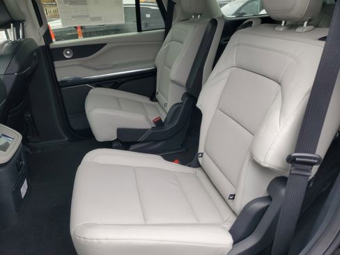 New 2026 Lincoln Navigator Reserve w/ Jet Appearance Package image 30