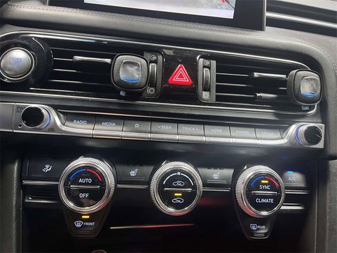 Used 2021 Genesis G70 2.0T image 15