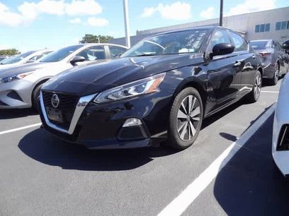 Used 2021 Nissan Altima 2.5 SV
