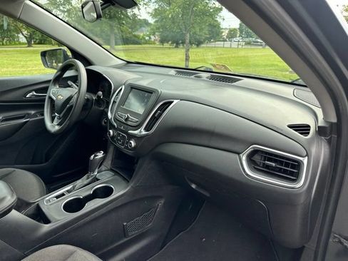Used 2018 Chevrolet Equinox LT FWD image 27