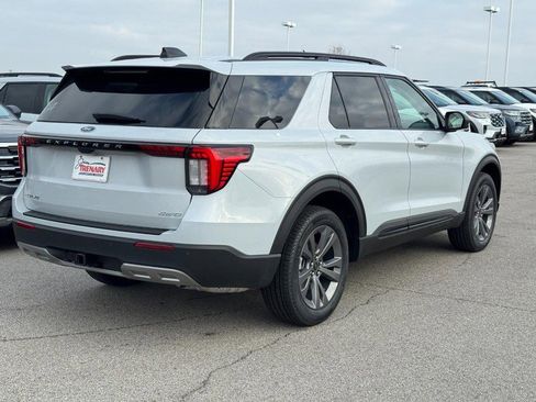 New 2026 Ford Explorer Active w/ Active Comfort Package image 3