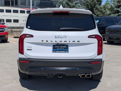 Certified 2022 Kia Telluride EX w/ EX Premium Package AWD/4WD image 4