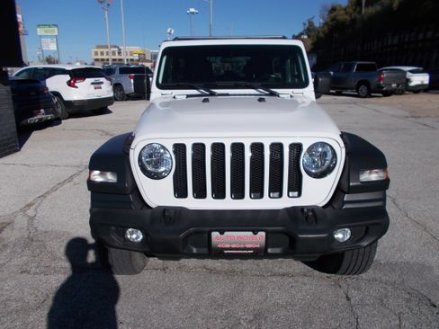 Used 2020 Jeep Wrangler Unlimited Sport image 2