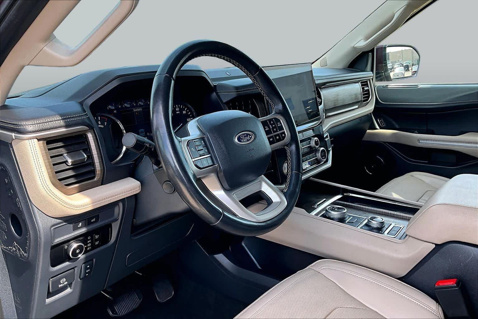 Used 2024 Ford Expedition Limited AWD/4WD image 17