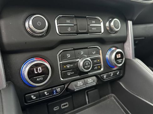 Used 2023 GMC Yukon SLT w/ SLT Premium Package AWD/4WD image 24