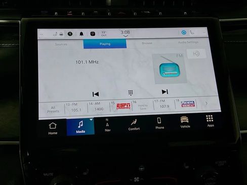 Used 2023 Jeep Grand Cherokee 4WD 4xe image 16