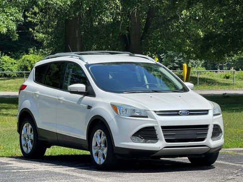 Used 2015 Ford Escape Titanium AWD/4WD image 2