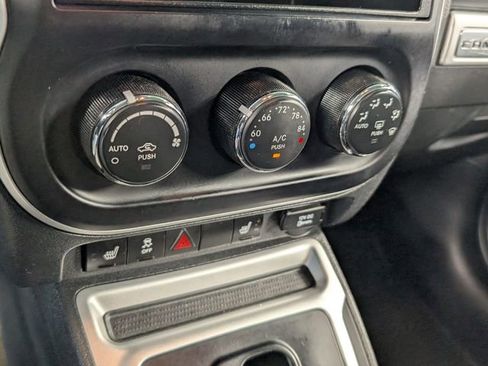 Used 2016 Jeep Compass Latitude w/ Sun/Sound Group image 20