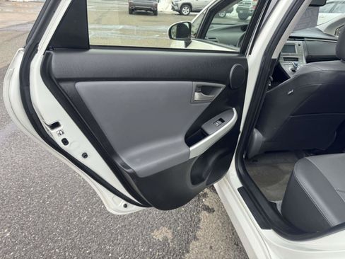 Used 2014 Toyota Prius Four image 19