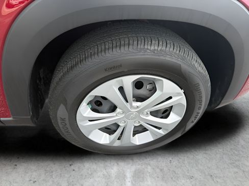 Used 2025 Chevrolet Trax LS FWD image 47