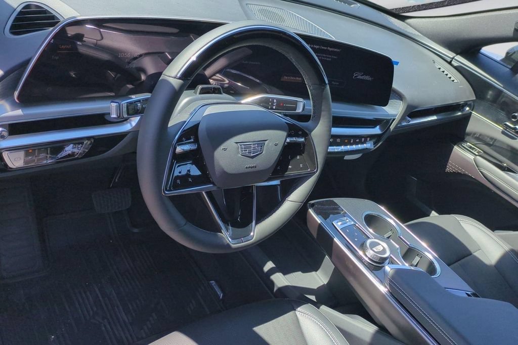 Used 2026 Cadillac Lyriq Sport AWD/4WD image 6