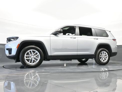 Used 2024 Jeep Grand Cherokee L Laredo image 47